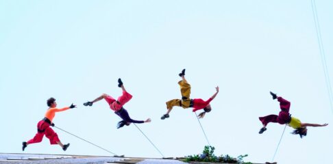 Fête médiévale de Grand-Fougeray, Bretagne, compagnie Tango Nomade, acrobaties aériennes
