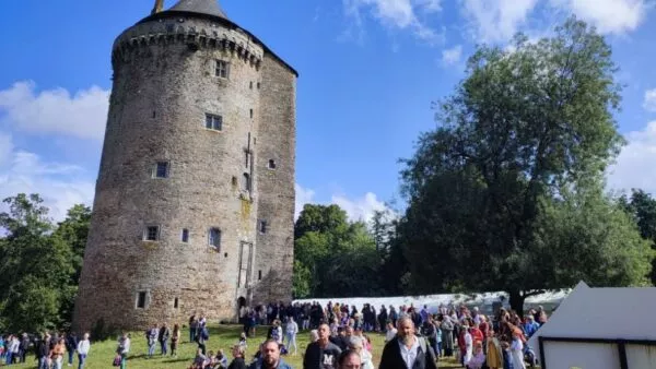 Tour Duguesclin pendant la Fête Médiévale de Grand-Fougeray